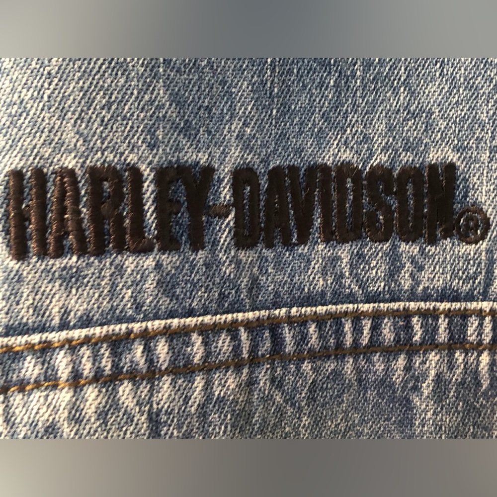 HARLEY DAVIDSON Denim shirt Men’s L Beautiful embroidery on back Well made! - Picture 4 of 5